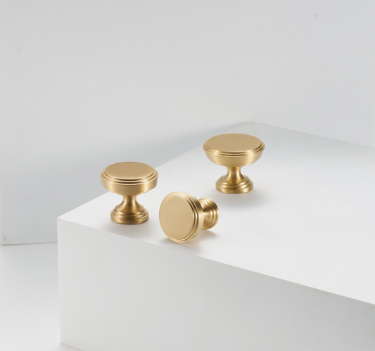 LUCIUS | Satin Brass | Solid Brass Knob